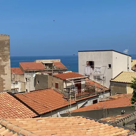 La Vista Al Di Sopra Dei Tetti * Cefalù