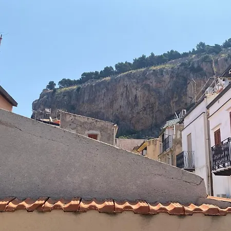 La Vista Al Di Sopra Dei Tetti Apartmán *