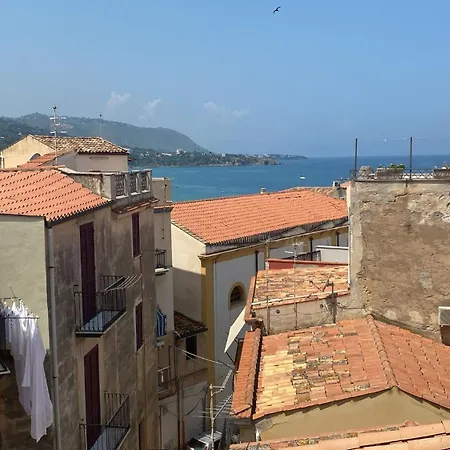 La Vista Al Di Sopra Dei Tetti *