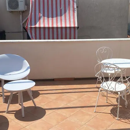 La Vista Al Di Sopra Dei Tetti Appartement *