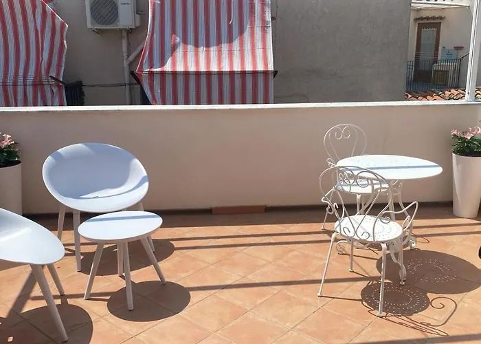 La Vista Al Di Sopra Dei Tetti Appartement *